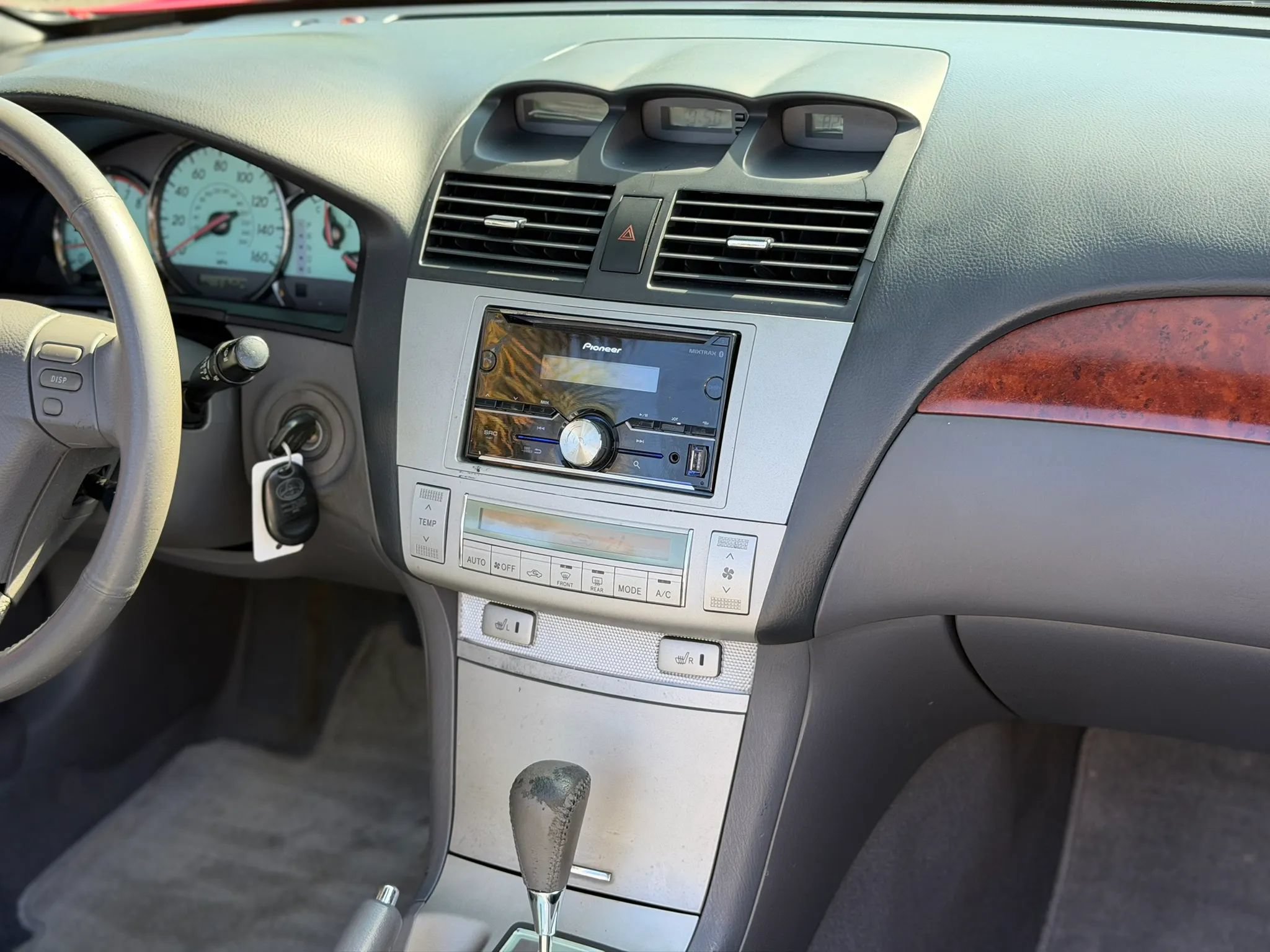 Used 2006 Toyota Solara SLE FWD image 20