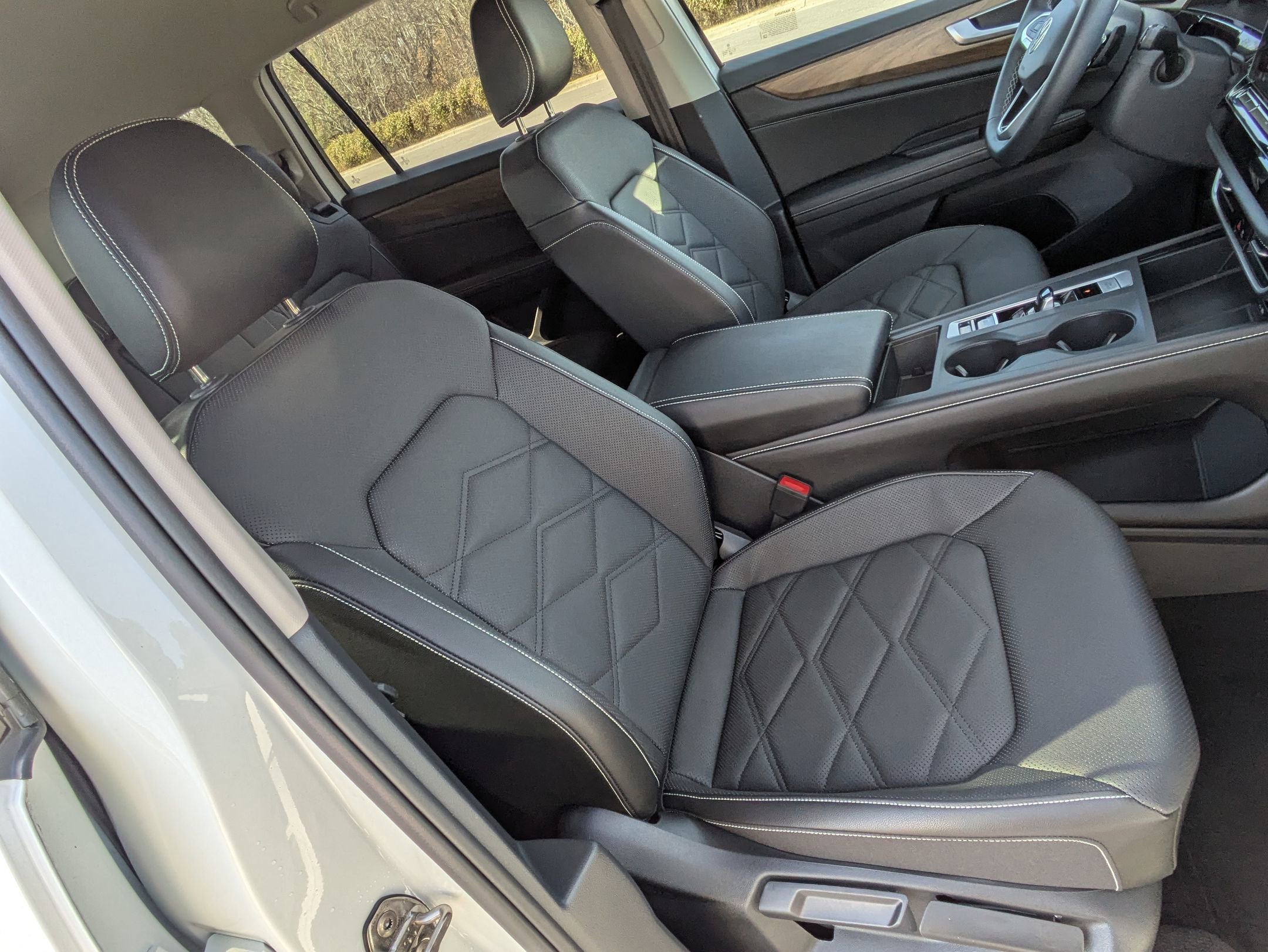 Used 2024 Volkswagen Atlas SE image 28