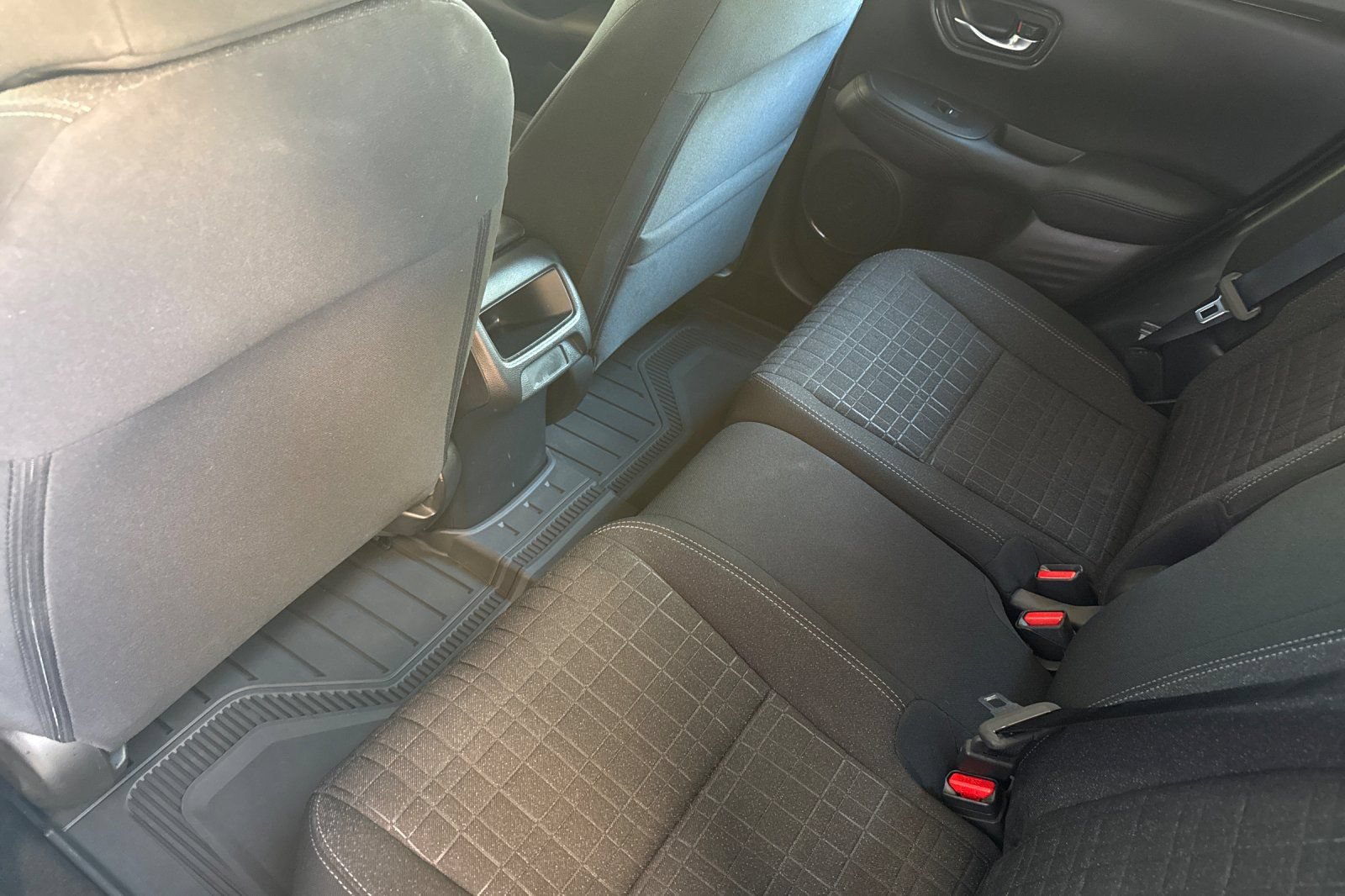 Used 2023 Honda HR-V LX image 16