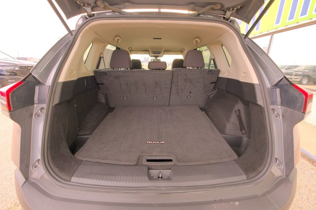 Used 2023 Nissan Rogue SV image 23