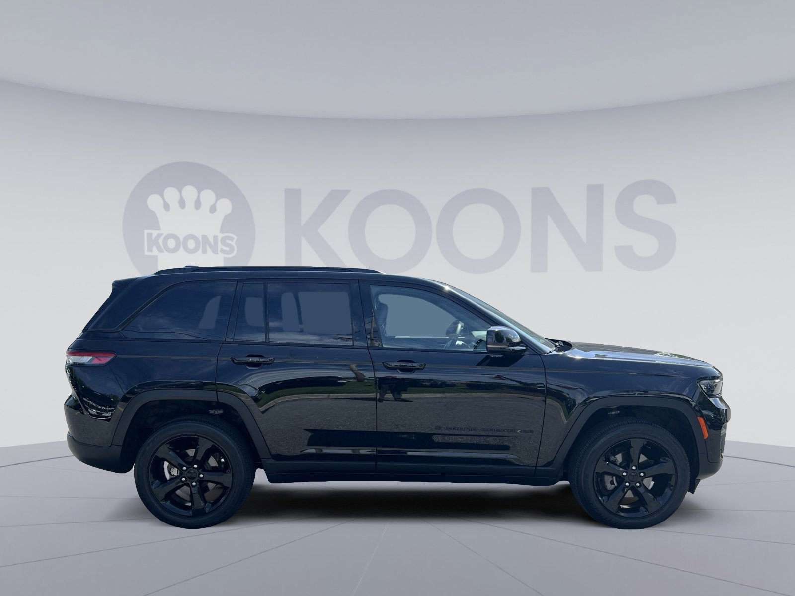 Used 2023 Jeep Grand Cherokee Altitude image 17