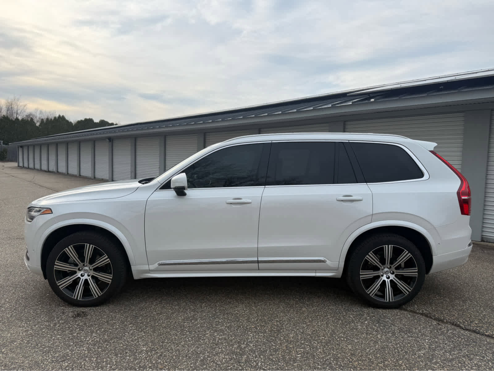 Used 2025 Volvo XC90 B6 Plus w/ Protection Package Premier image 2