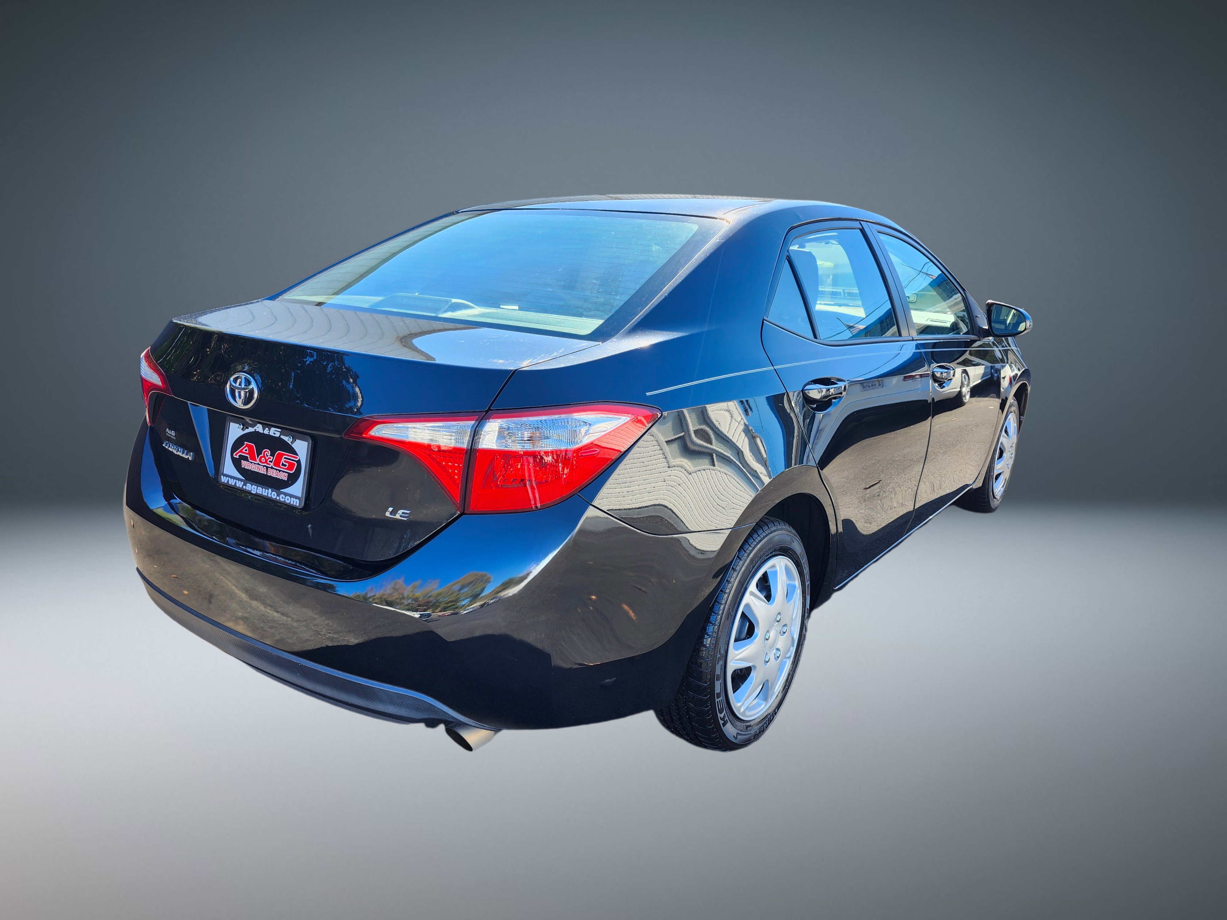 Used 2016 Toyota Corolla LE image 3