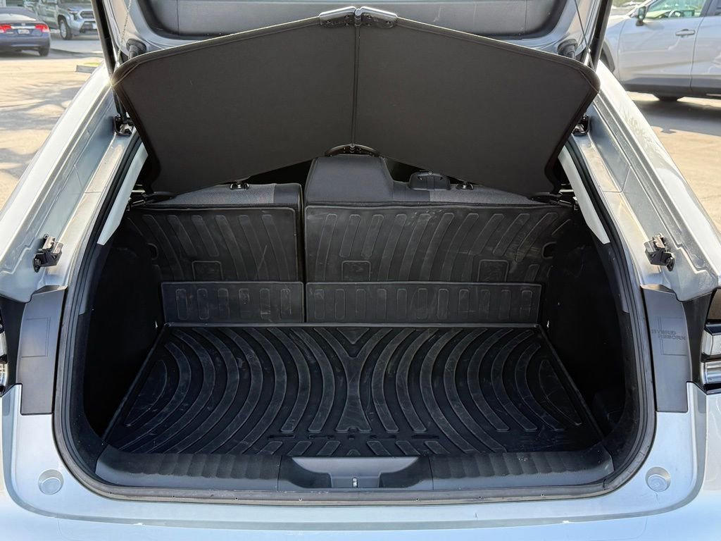 Used 2024 Toyota Prius Prime SE FWD image 17