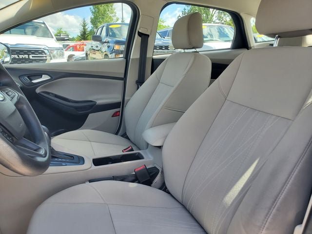 Used 2017 Ford Focus SE FWD image 5