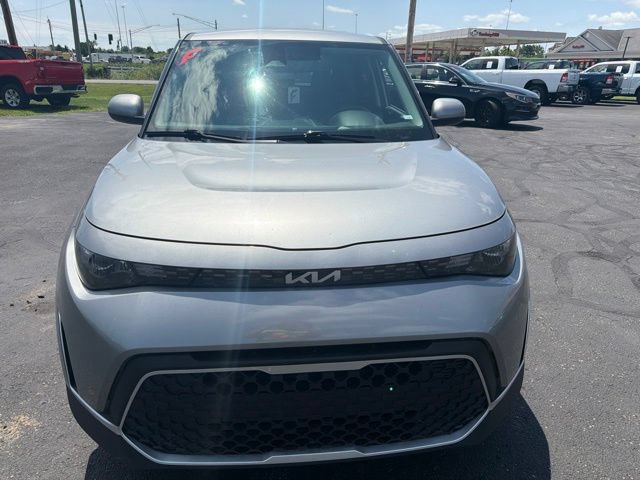 Used 2024 Kia Soul LX w/ Option Group 015 FWD image 2