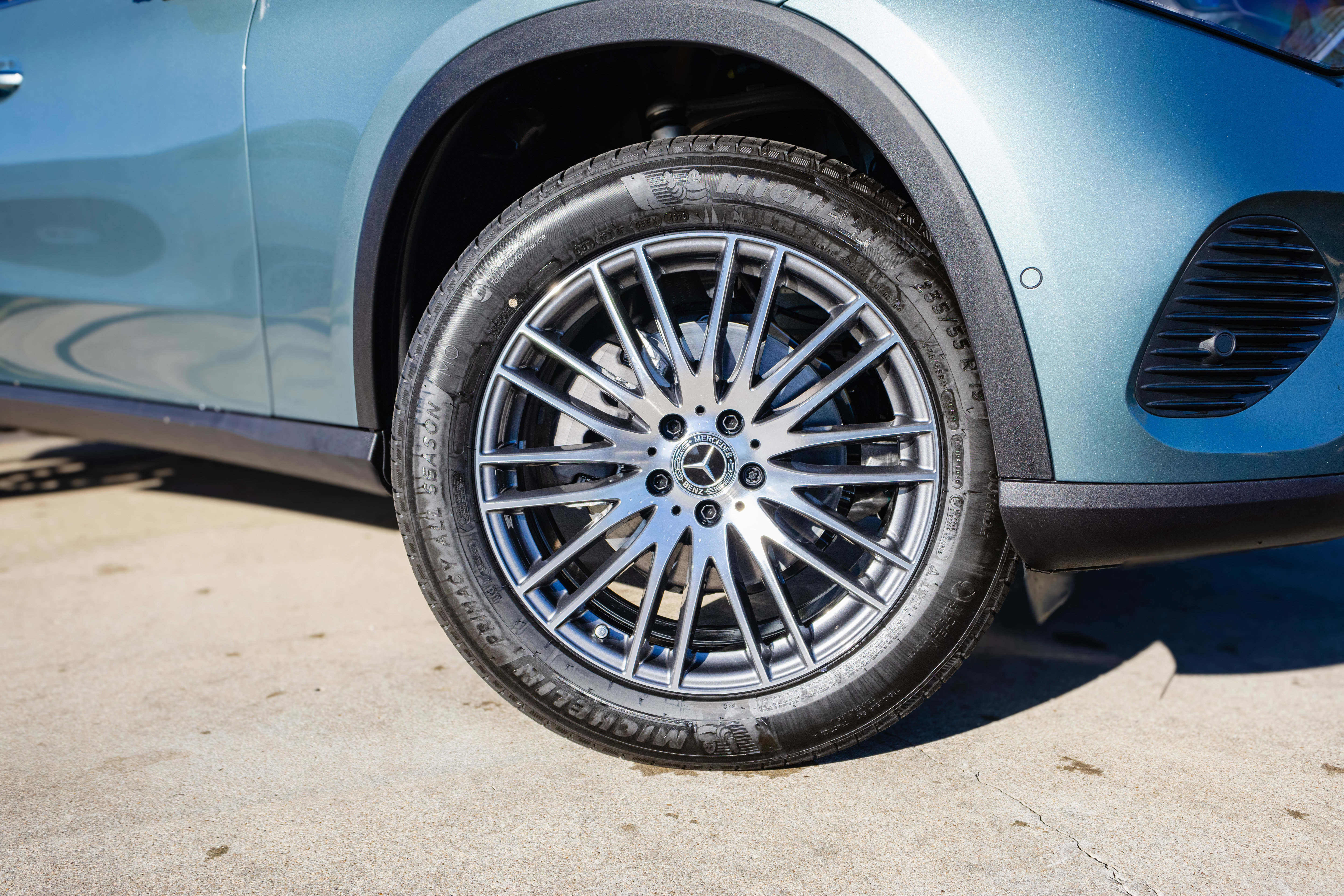 New 2026 Mercedes-Benz GLC 300 4MATIC image 2