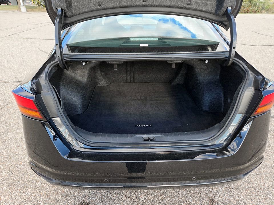 Used 2024 Nissan Altima 2.5 SV image 32