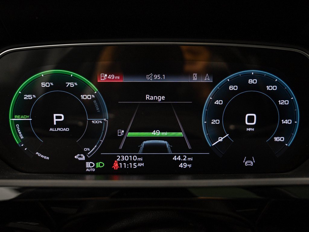 Used 2022 Audi e-tron Premium w/ Convenience Plus Package image 31