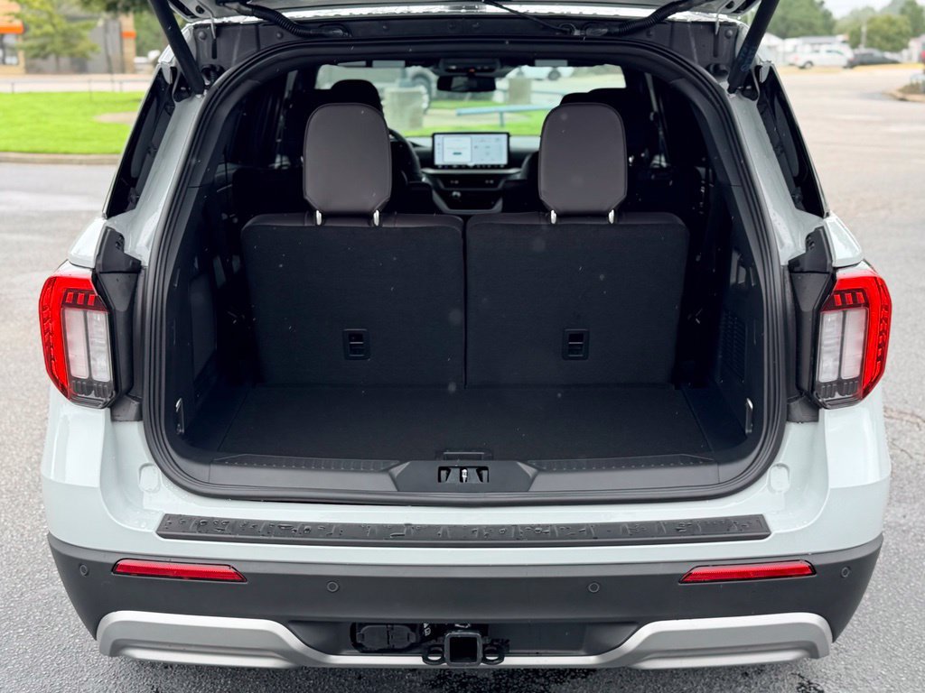 New 2027 Ford Explorer Platinum RWD image 28