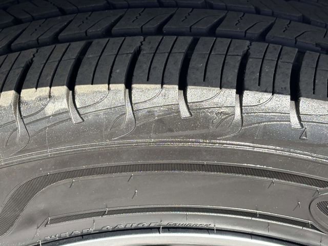 Used 2019 Dodge Challenger SXT RWD image 26