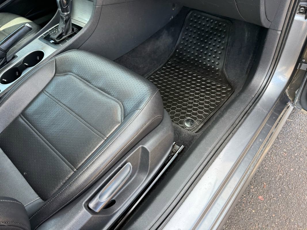 Used 2014 Volkswagen Passat TDI SE image 30