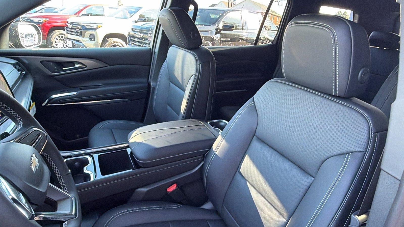 New 2027 Chevrolet Traverse LT FWD image 17
