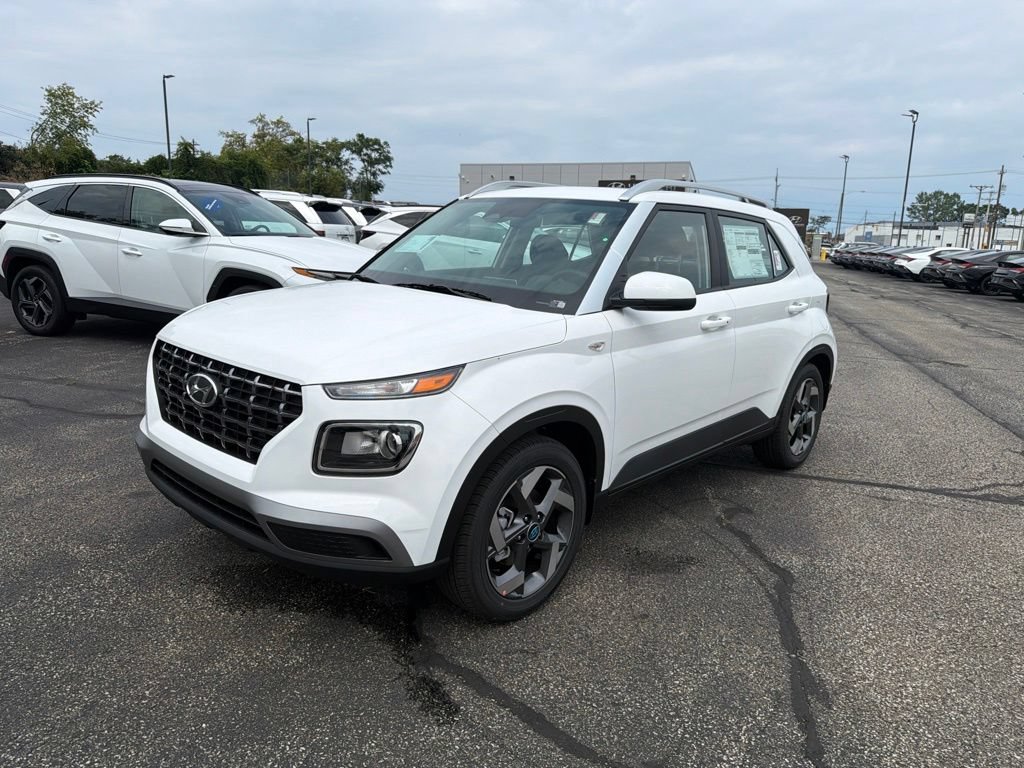 New 2026 Hyundai Venue SEL FWD image 3