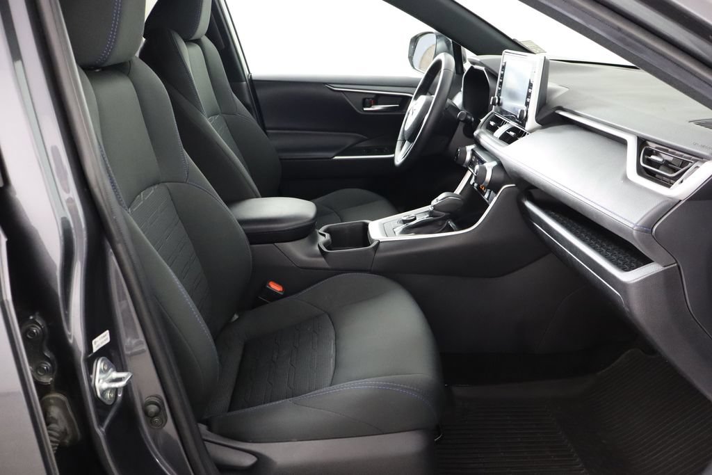 Used 2022 Toyota RAV4 SE w/ Convenience Package AWD/4WD image 18