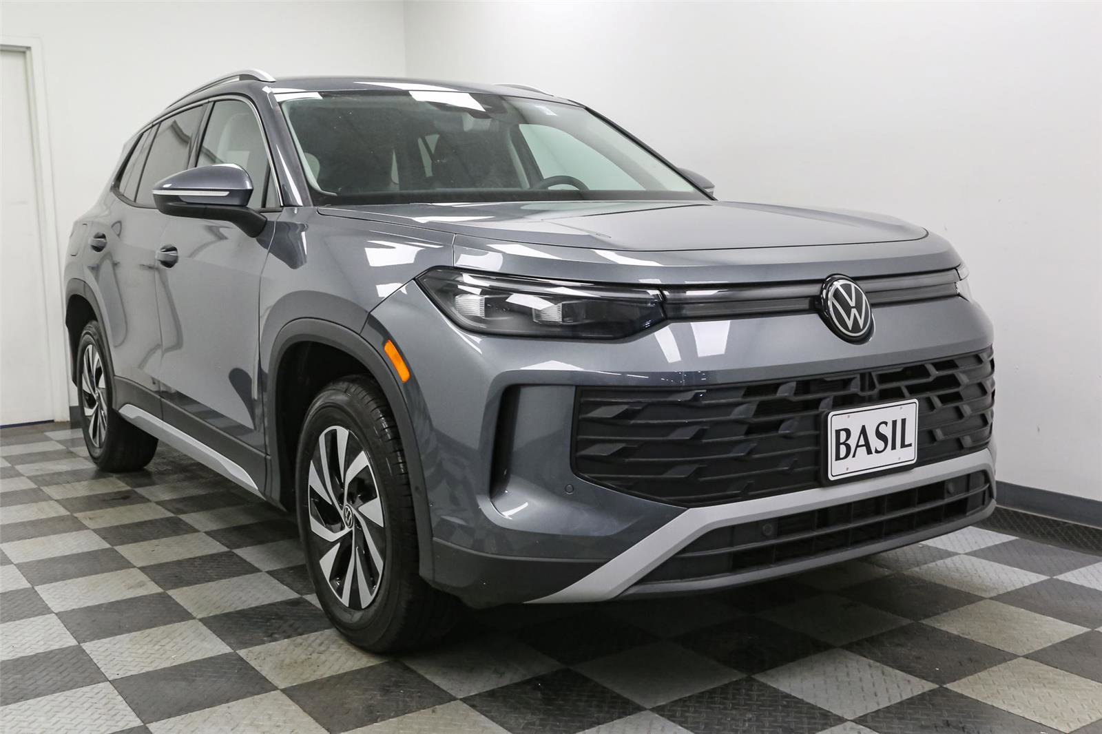 New 2025 Volkswagen Tiguan S video 2