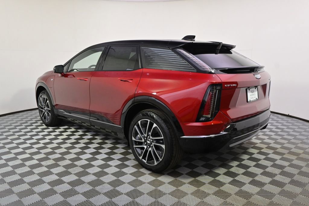 New 2026 Cadillac Optiq Sport 1 w/ LPO, Floor Liner Package AWD/4WD image 3