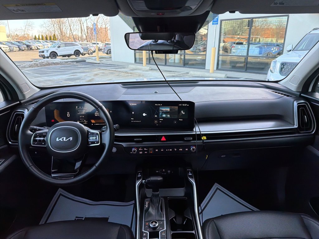 Certified 2025 Kia Sorento S image 25