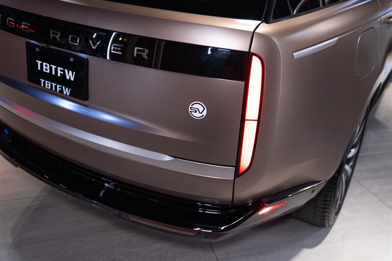 Used 2023 Land Rover Range Rover SV AWD/4WD image 42