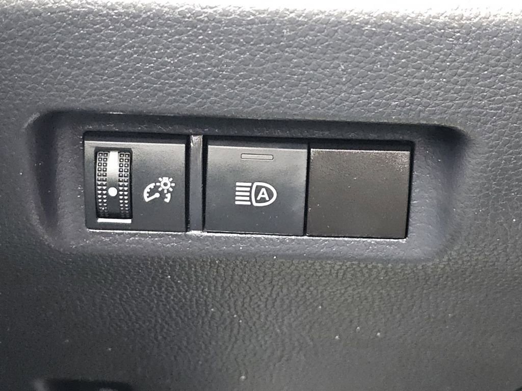 Used 2024 Toyota RAV4 LE AWD/4WD image 15