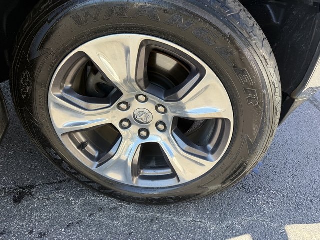 Used 2019 RAM 1500 Laramie AWD/4WD image 6