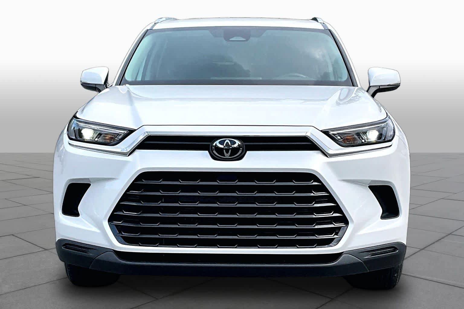 Used 2024 Toyota Grand Highlander AWD image 4