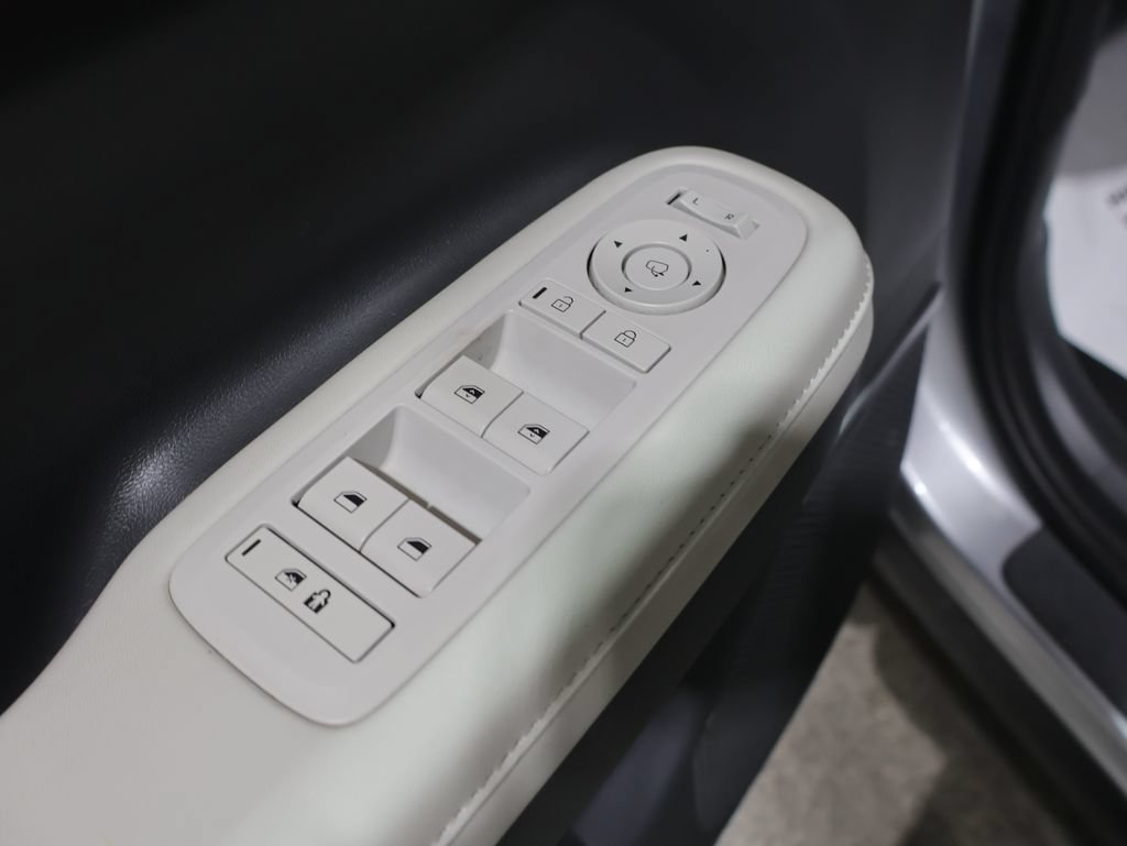 Used 2024 Hyundai Santa Fe Limited AWD/4WD image 14