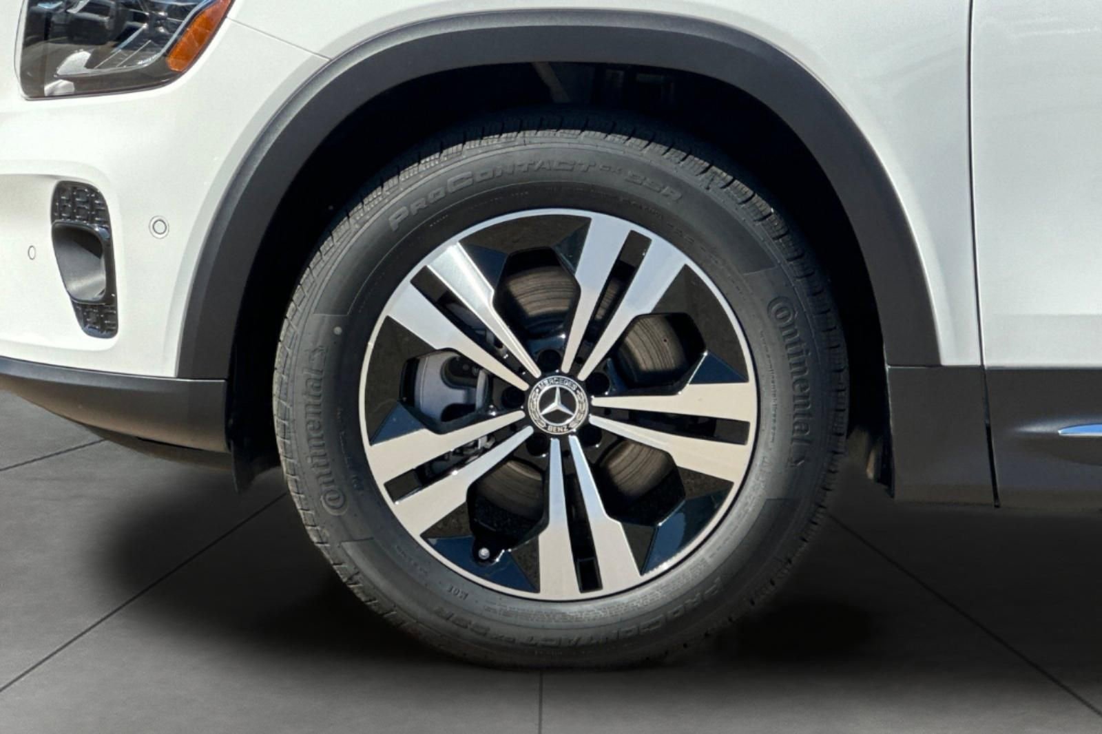 New 2025 Mercedes-Benz GLB 250 image 3