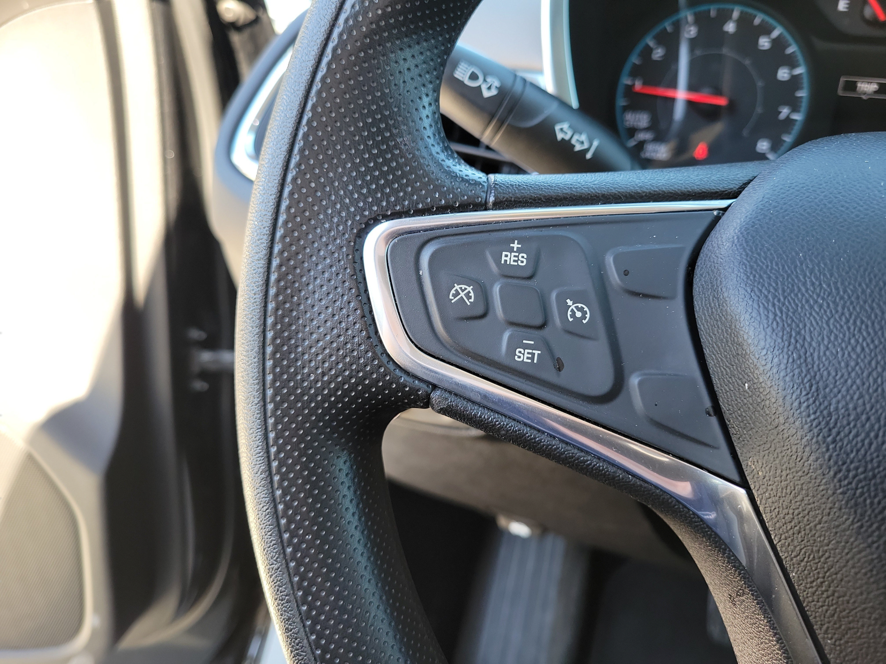 Used 2019 Chevrolet Equinox LS FWD image 25