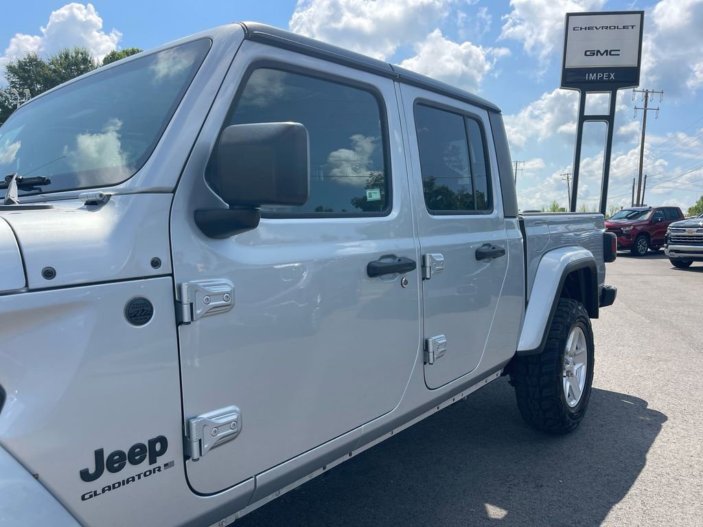 Used 2023 Jeep Gladiator Sport image 28