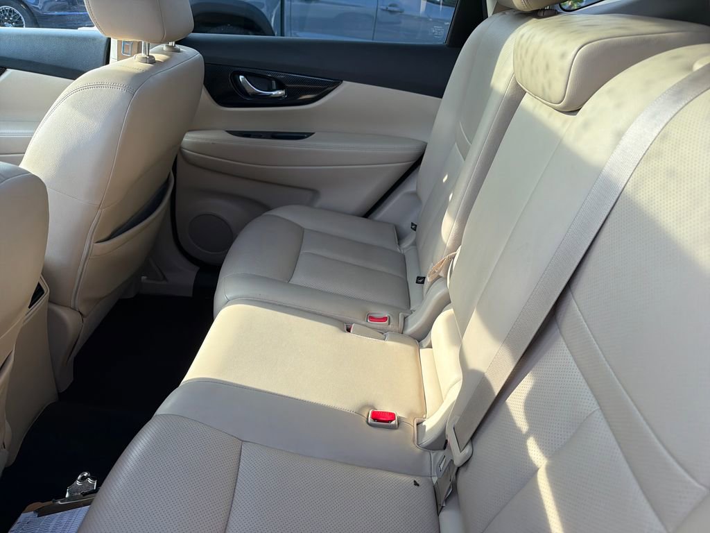 Used 2018 Nissan Rogue SL w/ Premium Package FWD image 38