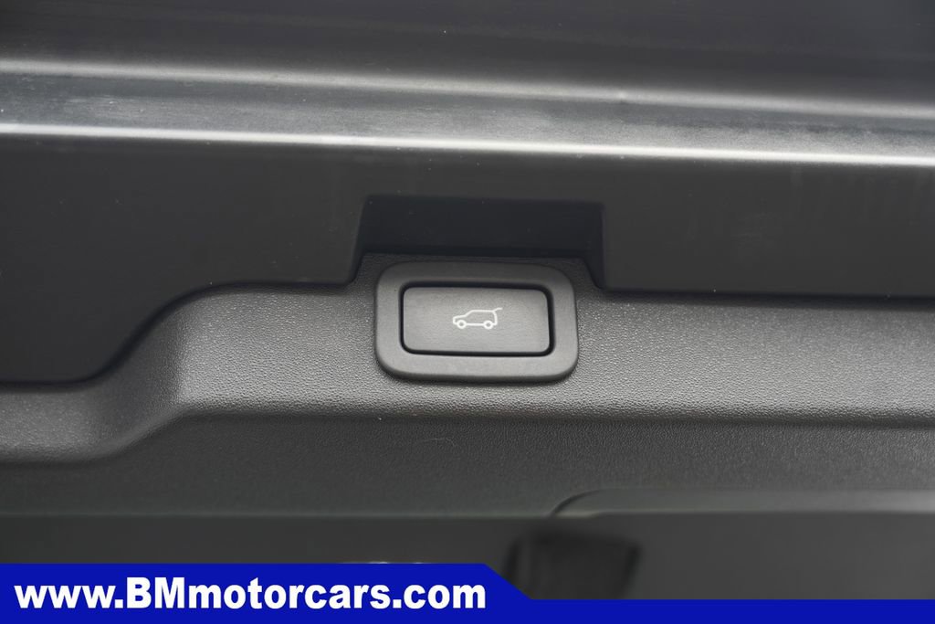 Used 2018 Land Rover Discovery HSE AWD/4WD image 16