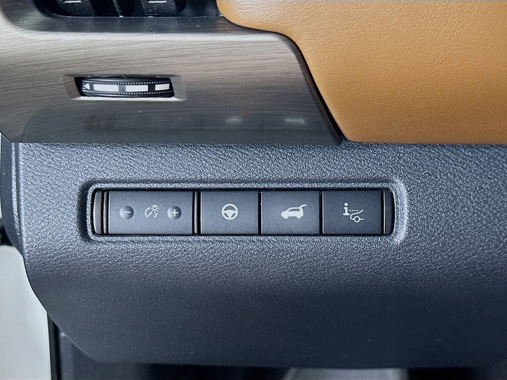 Used 2023 Nissan Pathfinder Platinum w/ Cargo Package AWD/4WD image 23