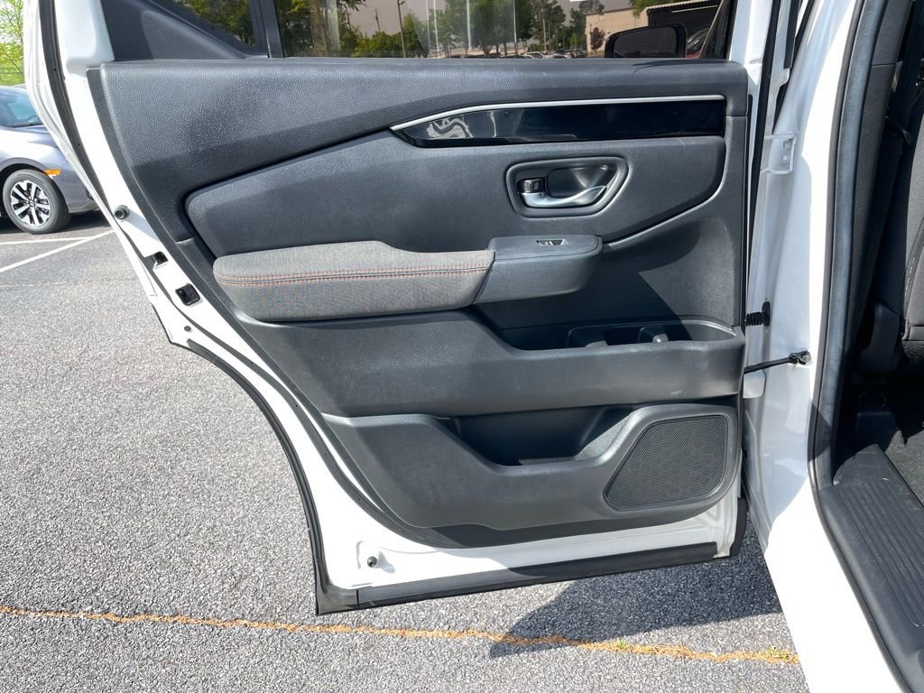 Certified 2025 Honda Pilot Sport image 38