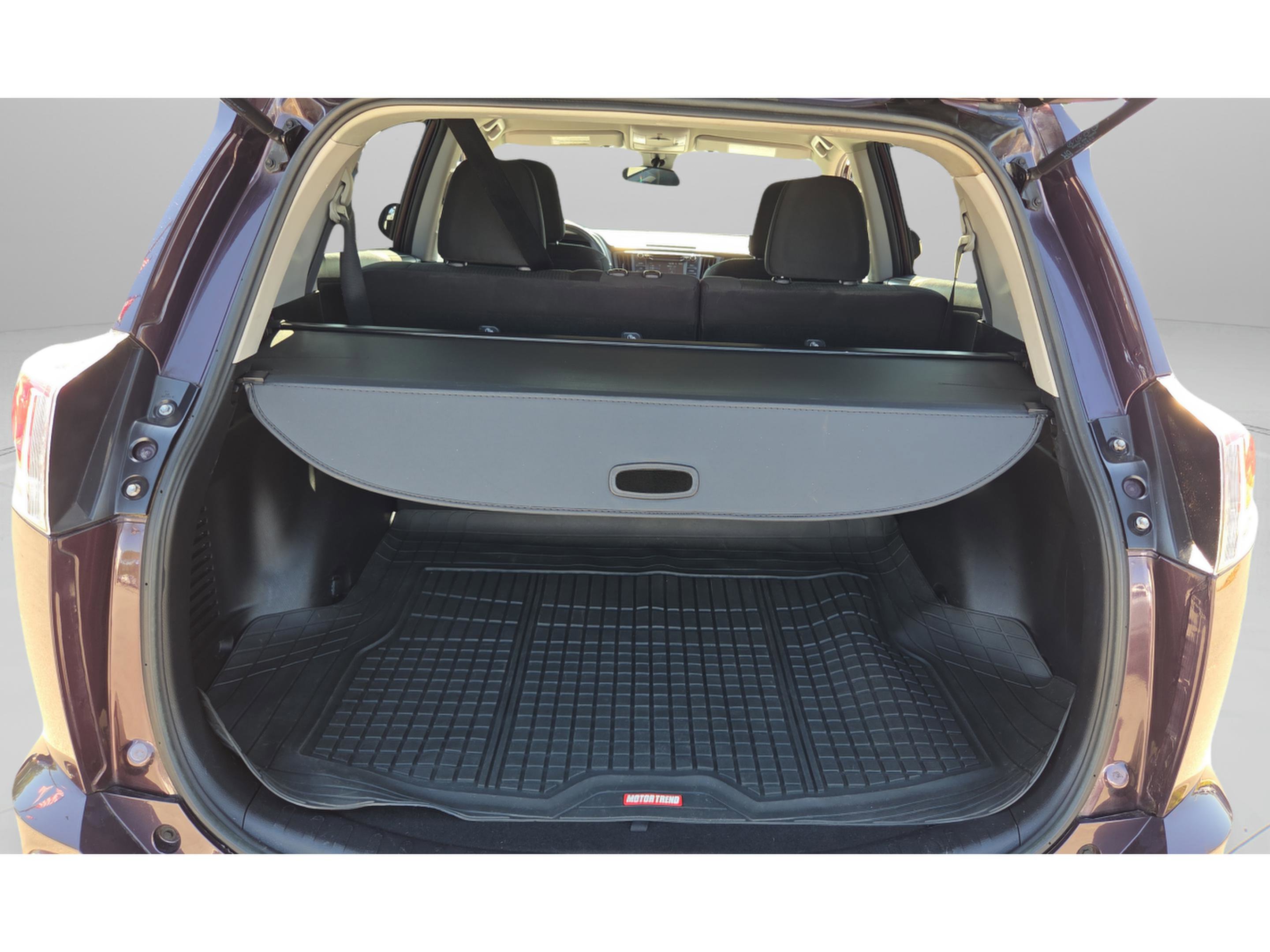 Used 2017 Toyota RAV4 LE image 13