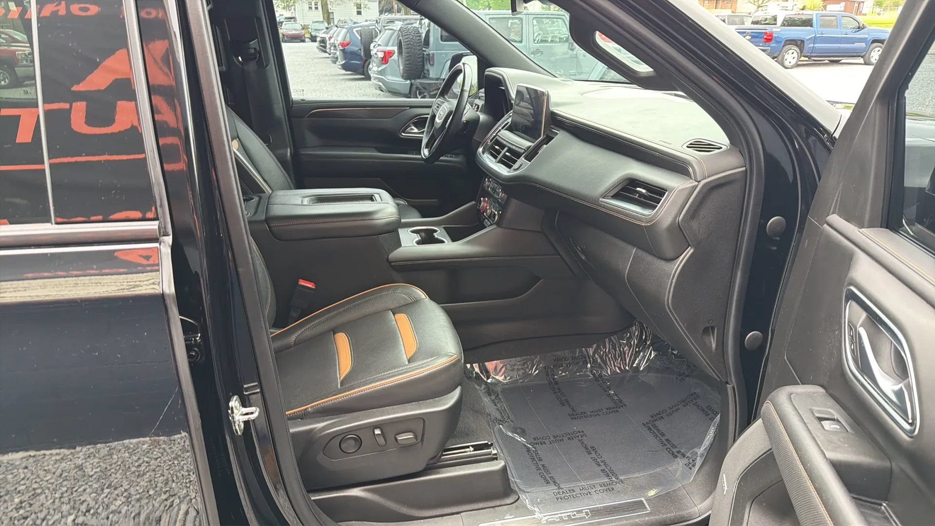 Used 2022 GMC Yukon AT4 AWD/4WD image 13