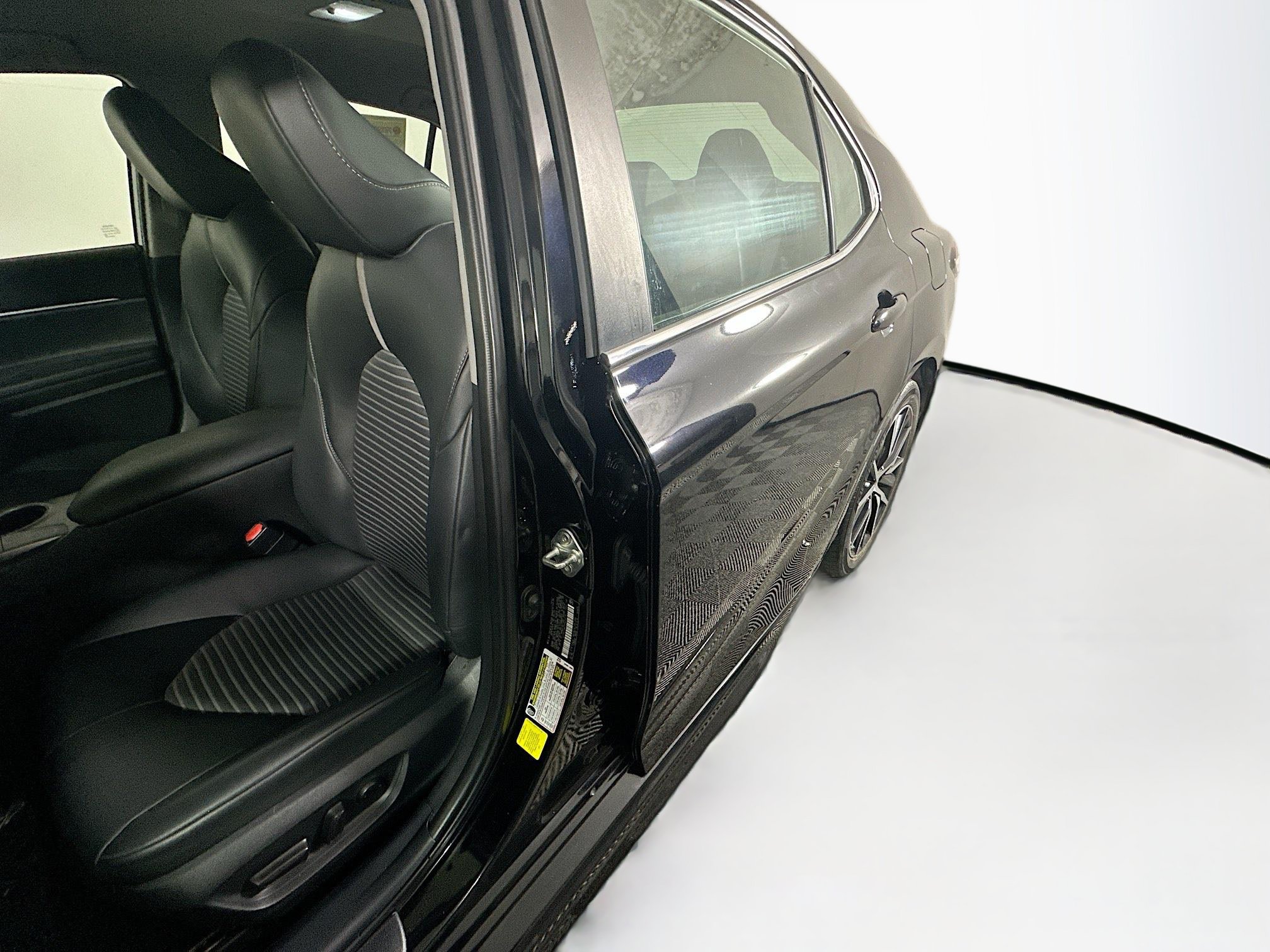 Used 2023 Toyota Camry SE FWD image 12