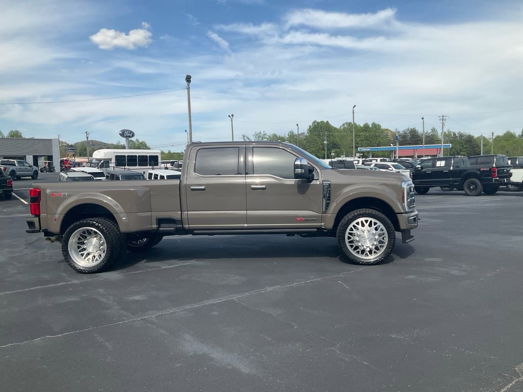 Used 2026 Ford F450 Platinum w/ Platinum Plus Package image 4