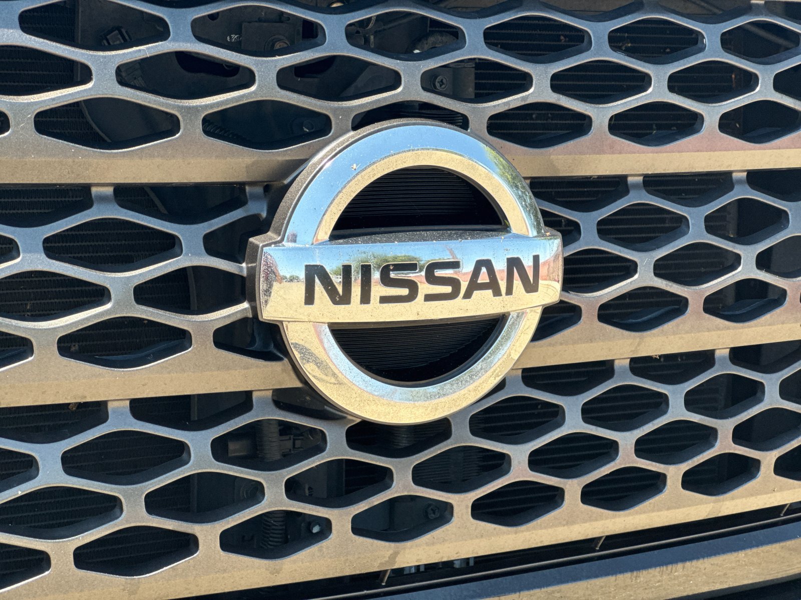 Used 2018 Nissan Titan SV w/ SV Convenience Package AWD/4WD image 37
