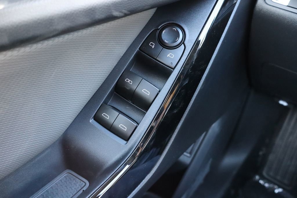 New 2026 Chevrolet Equinox LT w/ Convenience Package II image 18