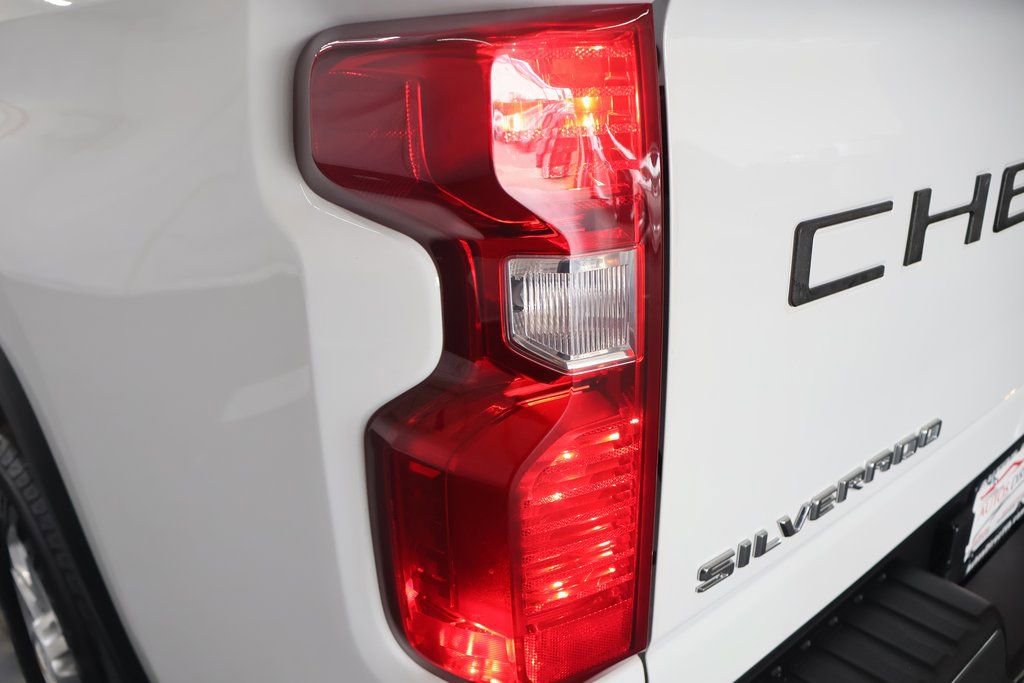 Used 2022 Chevrolet Silverado 3500 LT w/ Convenience Package AWD/4WD image 28