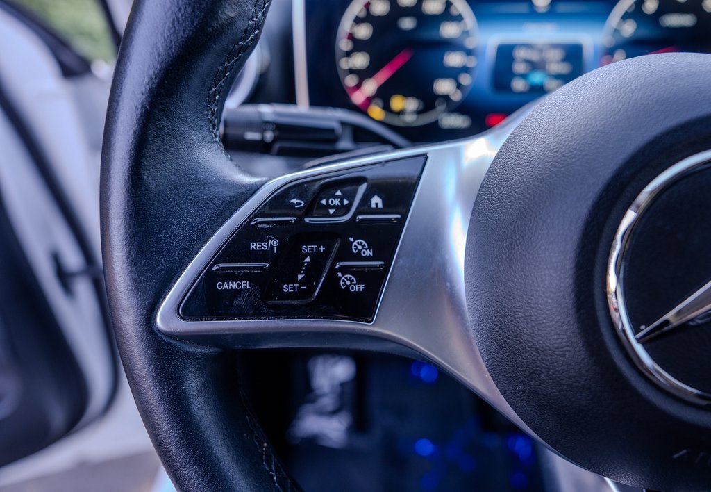 Used 2022 Mercedes-Benz C 300 Sedan image 6