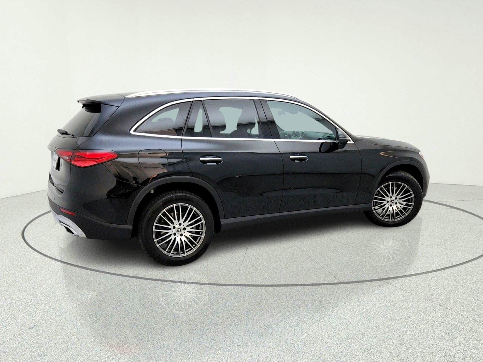 Used 2025 Mercedes-Benz GLC 300 image 8