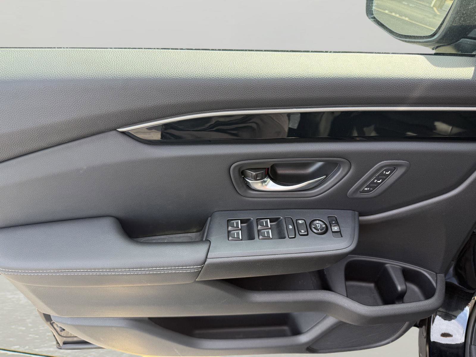 Used 2023 Honda Pilot EX-L image 7