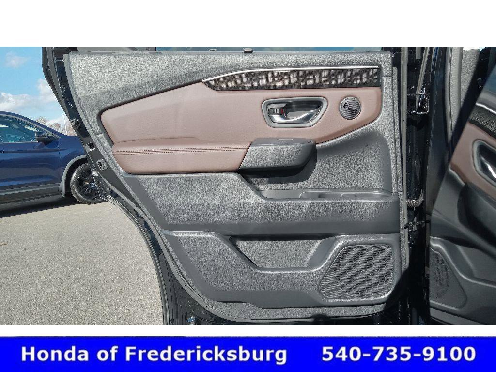 Certified 2025 Honda Pilot Elite image 31