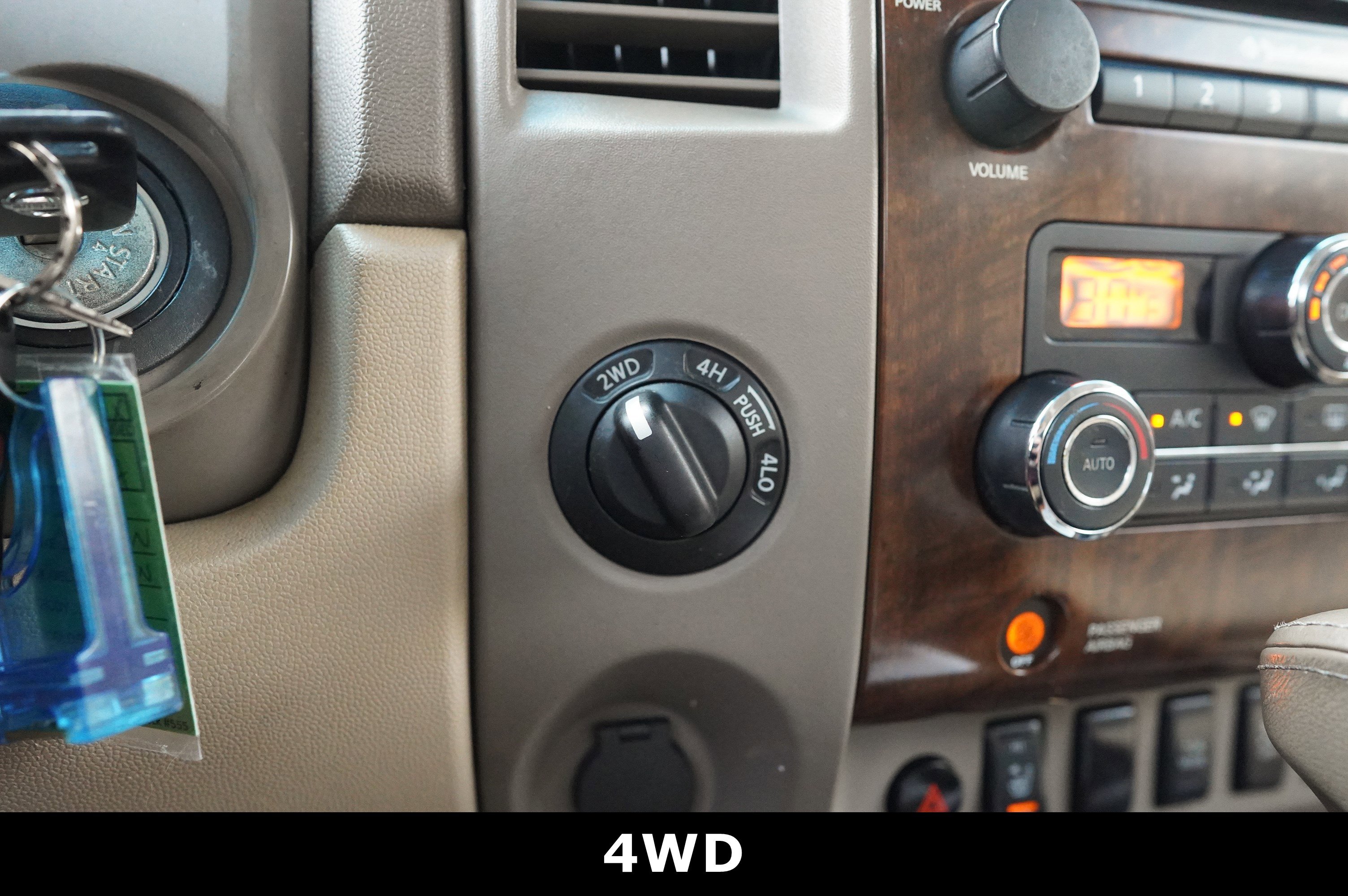 Used 2012 Nissan Titan SL image 5