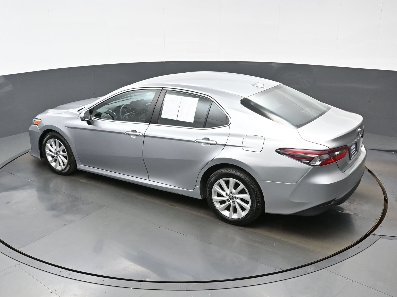 Used 2022 Toyota Camry LE AWD/4WD image 34