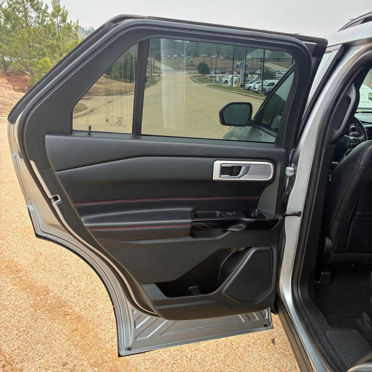 Used 2023 Ford Explorer ST-Line w/ Class IV Trailer Tow Package image 25