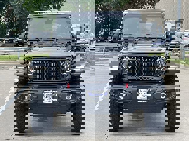 Used 2025 Jeep Wrangler Unlimited Rubicon AWD/4WD image 6