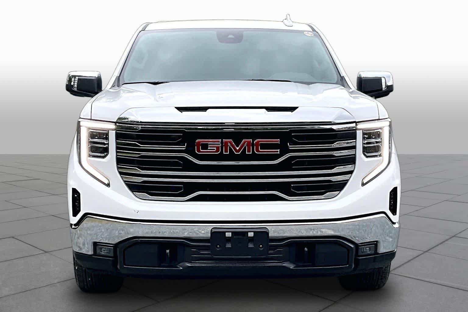 Used 2026 GMC Sierra 1500 SLT AWD/4WD image 4